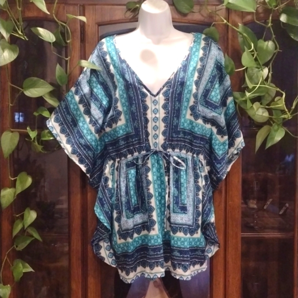 Blue Rue 21 Patterned Romper Size Medium
